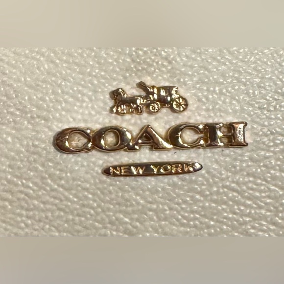 NWOT Coach Long Zip Around Wallet In Signature Canvas Gold/Light Khaki Chalk - Picture 8 of 13